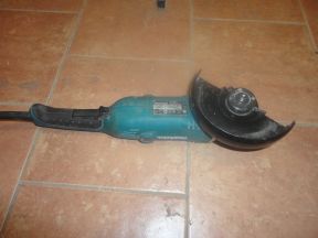 Угловая шлифмашина Makita GA6021С