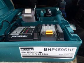 Акумуляторная дрель makita BHP 459SHE