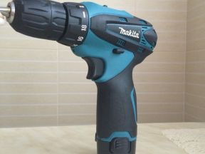 Новый шуруповёрт Makita 12V