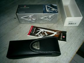 Мультитул Victorinox 3.0327.l1 swiss tool новый