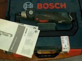 Угловой аккумуляторный шуруповерт bosch GWI 10.8 V