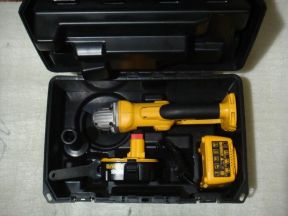 Аккумуляторная болгарка Dewalt DC 411