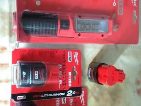 Milwaukee m12 1.5, 2 и 4а, фонарь m12sl-0, m18 usb