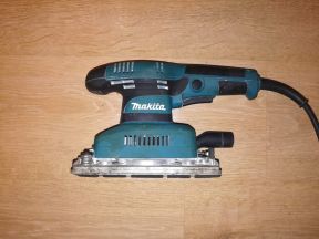 Шлифмашина Makita BO3710