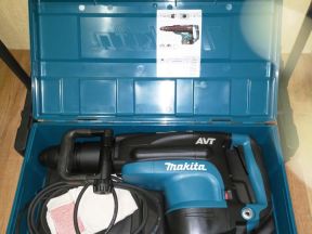  перфоратор Makita HR5211C