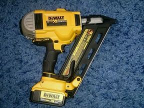 Нейлер Dewalt DCN 692 (под заказ )