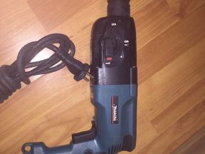 Перфоратор Makita HR2450