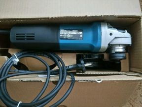 Ушм болгарка Makita 9565H