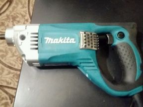 Makita Професионалтная дрель