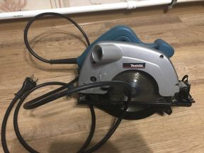 Дисковая пила Makita 5604R