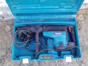 Перфоратор makita HR 5001C