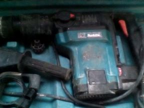 Перфоратор makita HR4500C