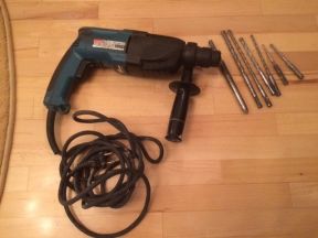 Перфоратор Makita HR2440