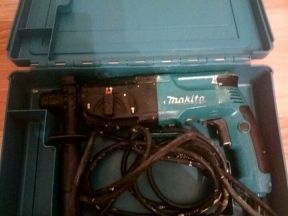 Почти новый Перфоратор Makita HR 2450