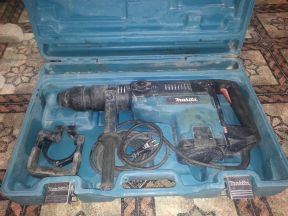 Перфоратор Makita HR5001C