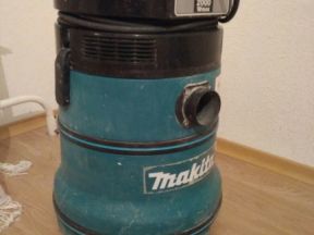 Пылесос строительный Makita 440 (2000 Wmax)