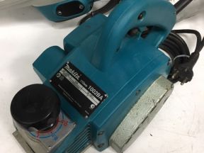 Рубанок Makita 1002 BA