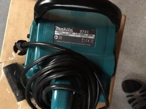 Щеточная шлифовальная машина Makita 9741 новая