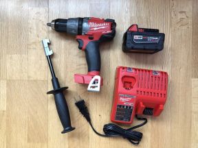 Ударный шуруповёрт дрель Milwaukee 2704-20