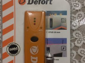 Детектор проводки Defort DMM-20