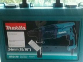 Перфоратор Makita HR2470