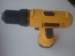 Аккумуляторная дрель шуруповерт dewalt DC 750 KA