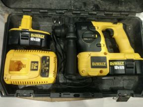 Перфоратор аккумуляторный dewalt DC 213