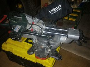 Пила торцовочная metabo KGS 216 M