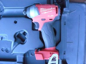 Винтоверт &#171;Milwaukee M18 2753-22 fuel