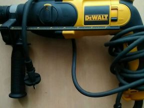 Перфоратор Dewalt D25013