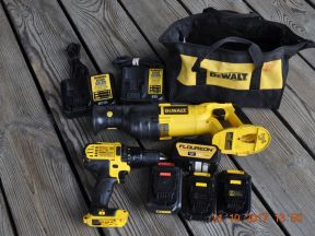 Аккумуляторный инструмент dewalt