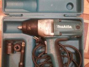 Гайковерт Makita