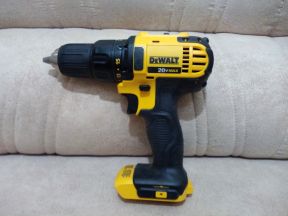 Шуруповерт Dewalt DCD780