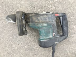 Перфоратор Makita HR 4001 C