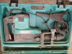 Перфоратор Makita HR5001C