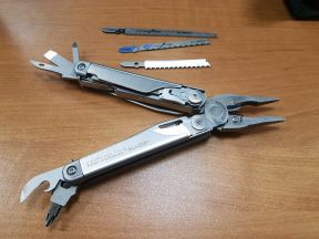 Мультитул leatherman surge