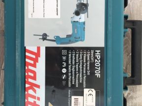 Makita HP2070F 