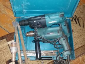 Перфоратор и дрель Makita HR2450 HP1620