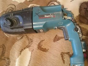 Перфоратор Makita HR 2450