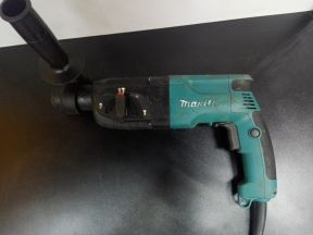 Перфоратор Makita Hr2450