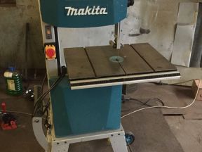 Ленточная пила Makita LB1200F