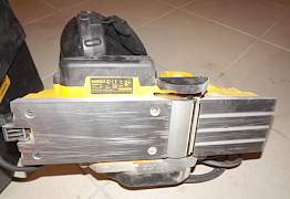 Рубанок Dewalt D26500