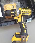 Новый бесщеточный шуруповёрт Dewalt dcd732