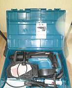 Продам перфоратор Makita HR5211C