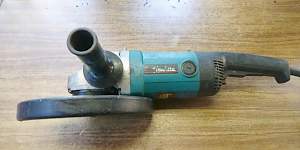 Продаю ушм Makita 9069S