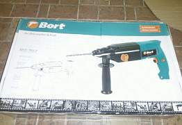 Перфоратор Bort BHD 700 P