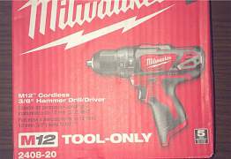 Аккумуляторная дрель - шуруповёрт Milwaukee M12 BP