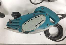 Рубанок Makita 1002 BA