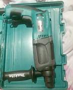 Перфоратор Makita HR2470