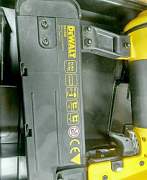 Гвоздезабиватель (нейлер) Dewalt D51238K